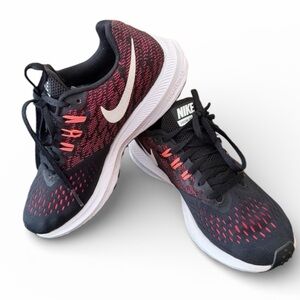 Nike Black and Red Zoom Winflo Shoes size 6